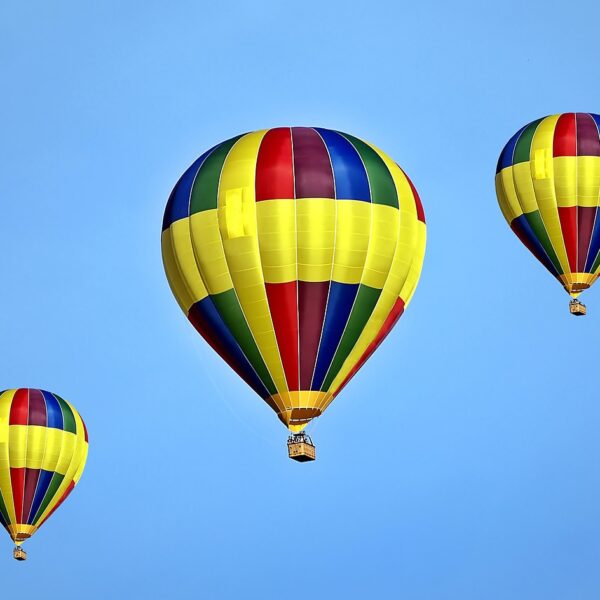 balloon, hot air balloon, flying-1347434.jpg
